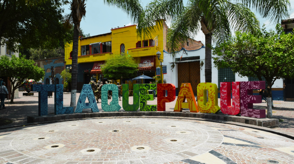 Mexico tours through Tlaquepaque artisan galleries and Tonala craft markets Jalisco,ultra HD