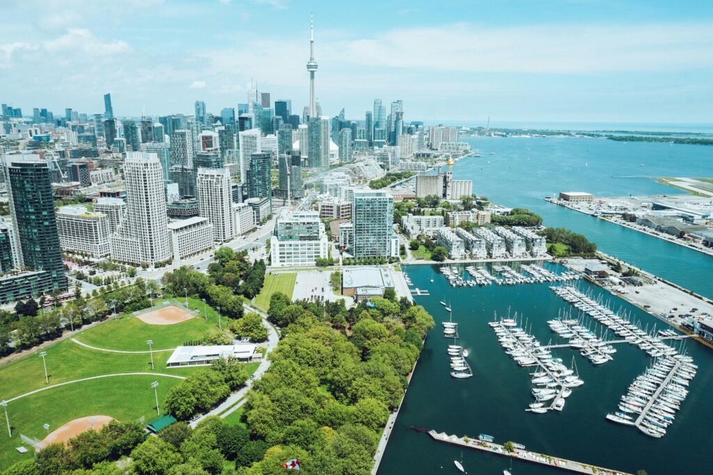 Best Places to Visit in Toronto Canada