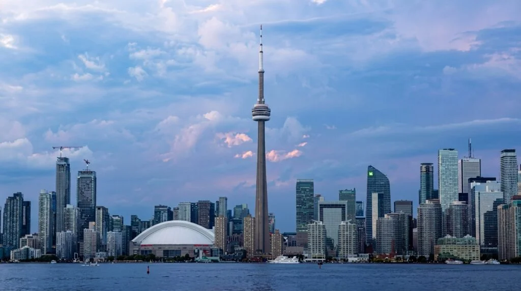 the CN Tower , toronto